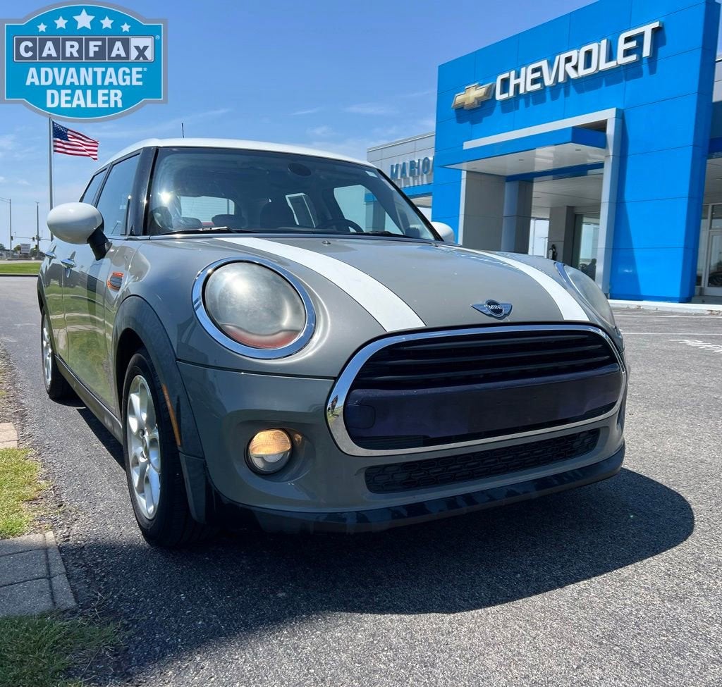 2017 MINI Cooper 4 Door's photo