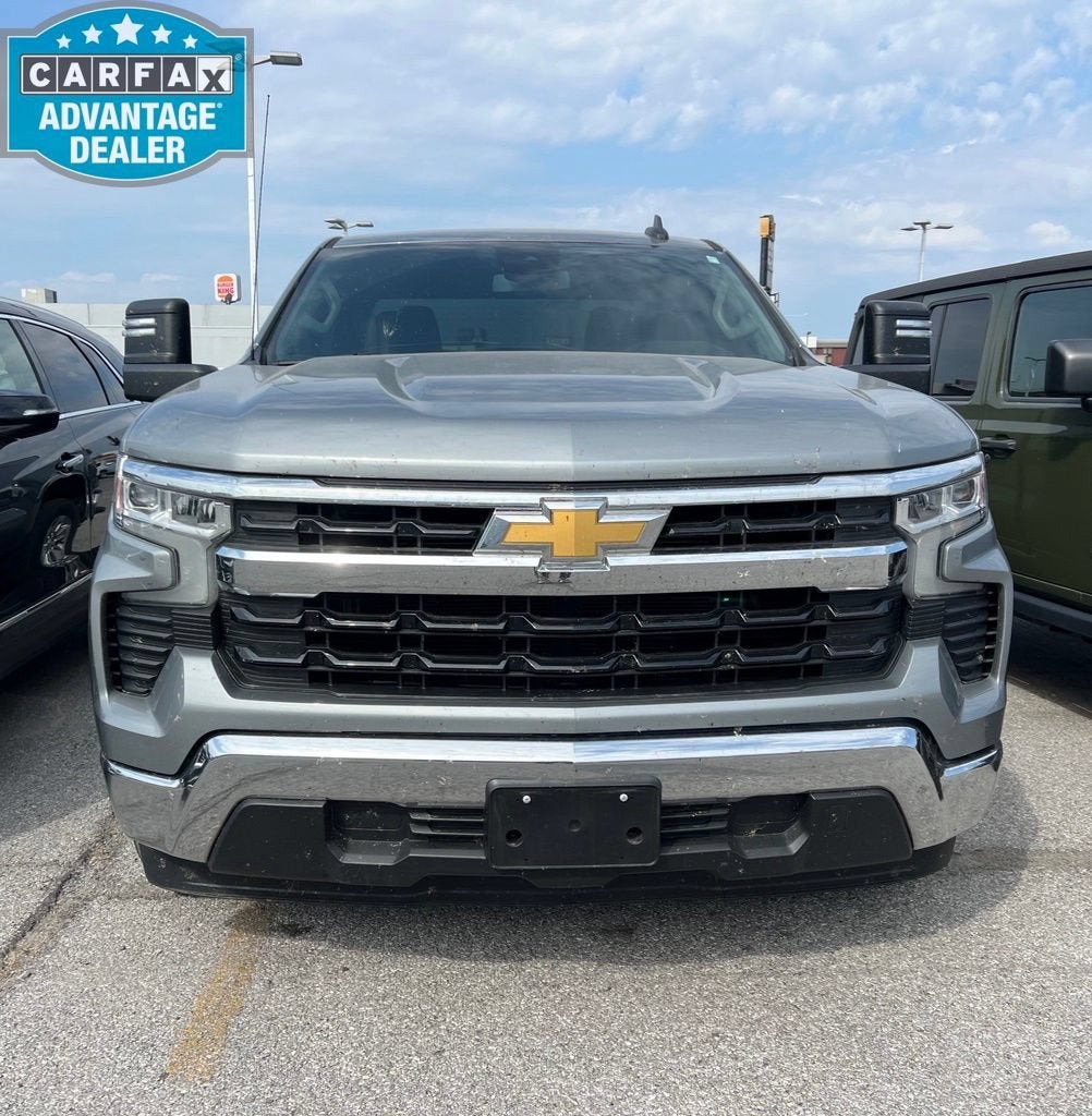 2023 Chevrolet Silverado 1500 LT - Photo 2