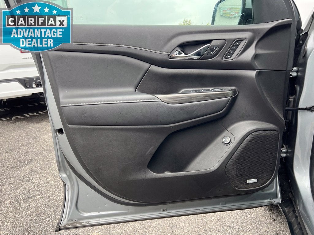 2023 GMC Acadia SLT - Photo 8