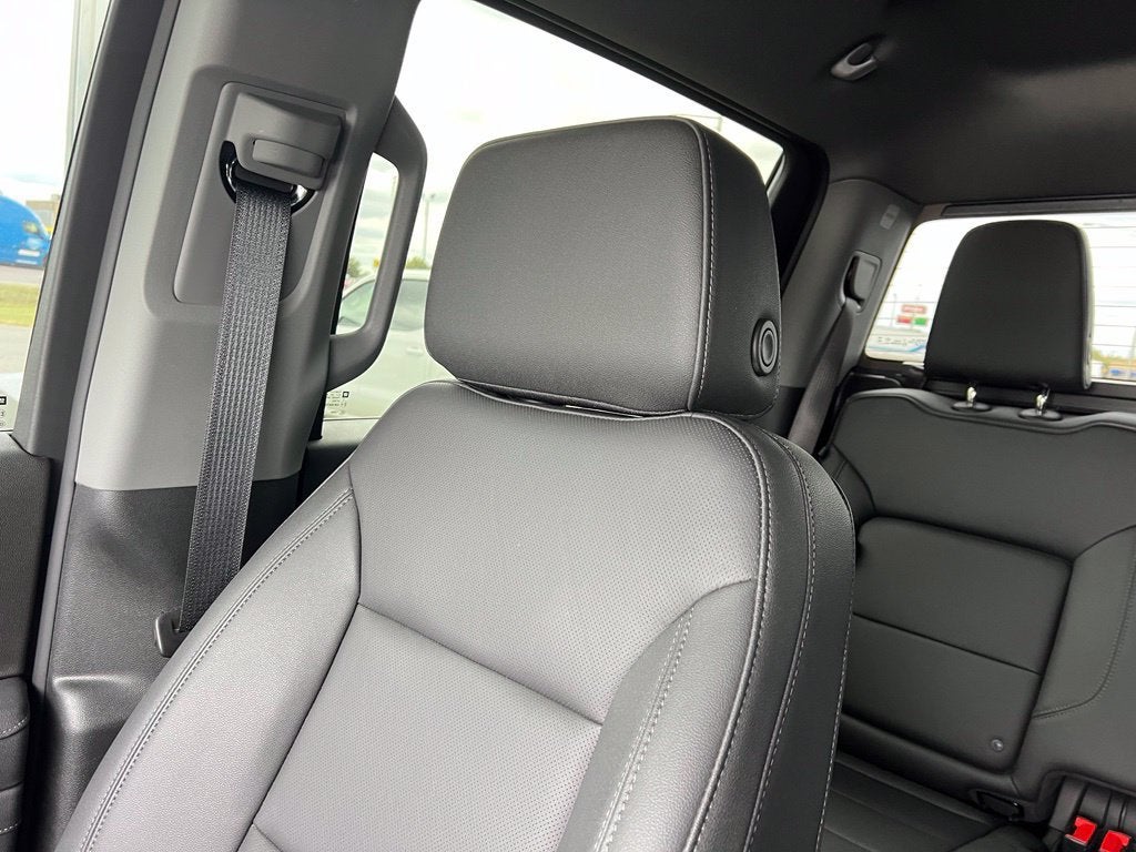 2026 GMC Sierra 1500 SLT - Photo 18