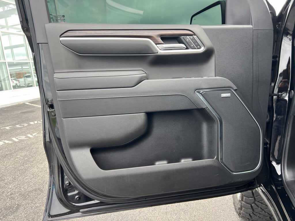 2026 GMC Sierra 1500 SLT - Photo 9