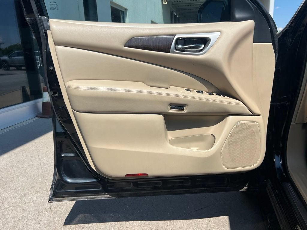 2013 Nissan Pathfinder Platinum