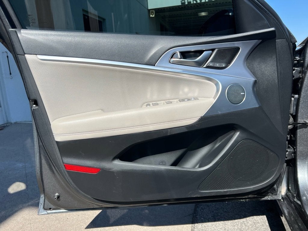 2020 Genesis G70 2.0T