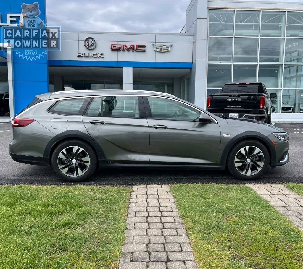 2019 Buick Regal TourX Essence