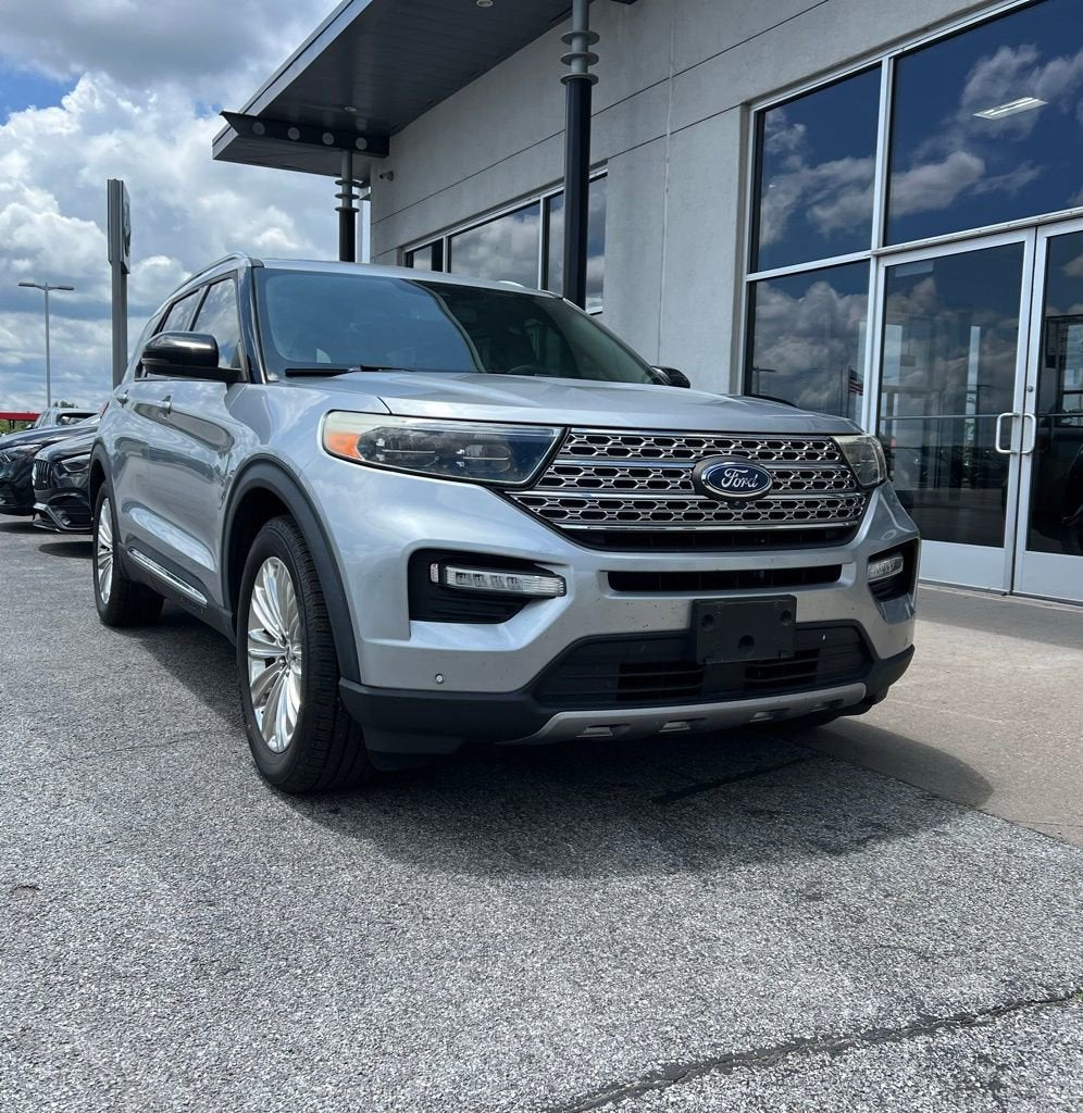2020 Ford Explorer Limited RWD's photo